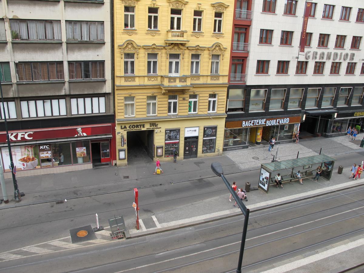 All Seasons Hostel Prag Exterior foto