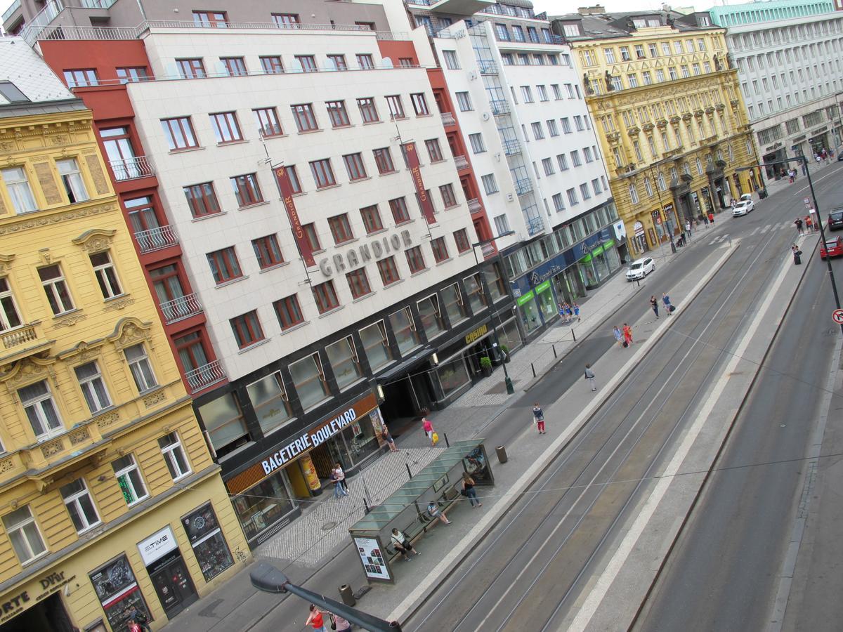 All Seasons Hostel Prag Exterior foto